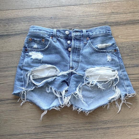 Levi’s Distressed Shorts - Picture 1 of 3